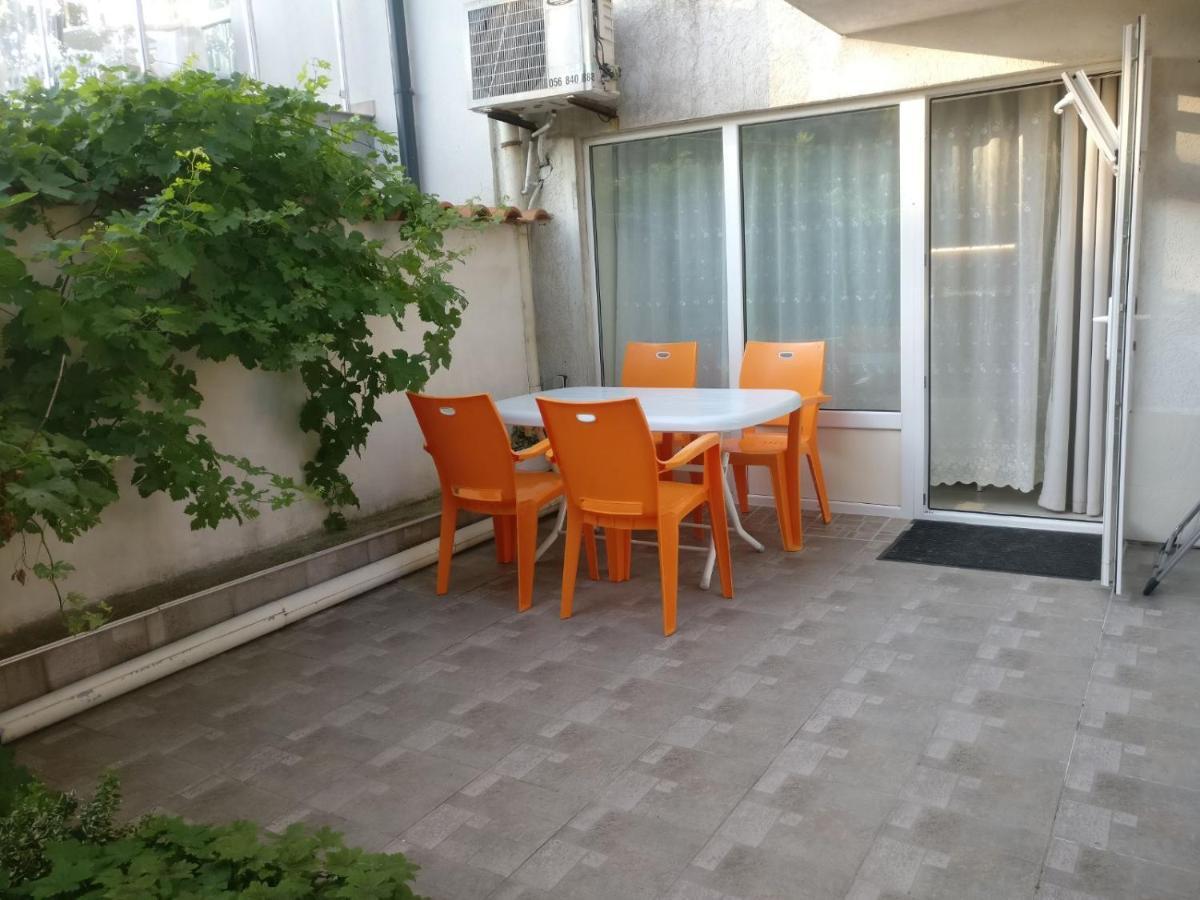 Treti Mart North Apartment Primorsko Bagian luar foto